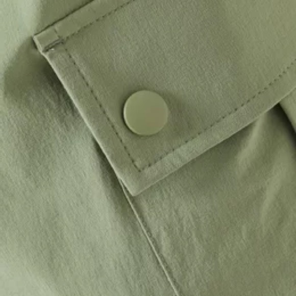 ALICE + OLIVIA
Shara Parachute Cargo Pants in Recycled-nylon - Picture 4 of 4